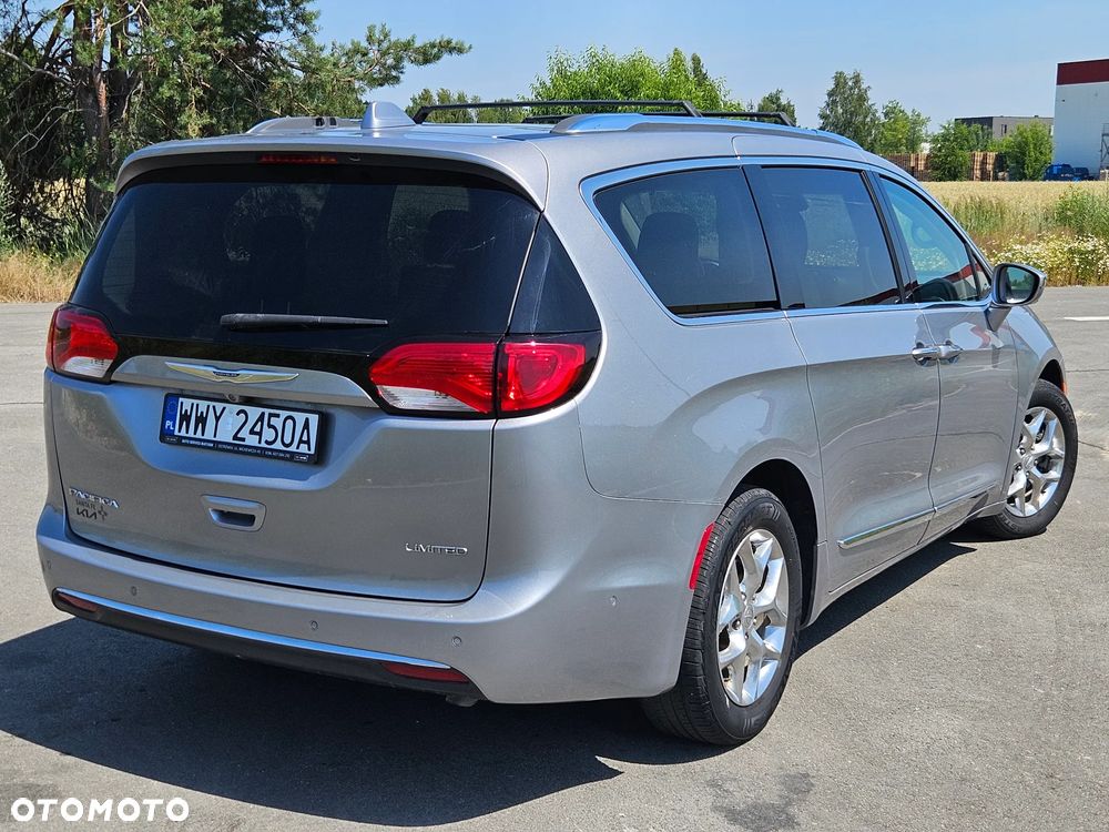 Chrysler Pacifica - 14