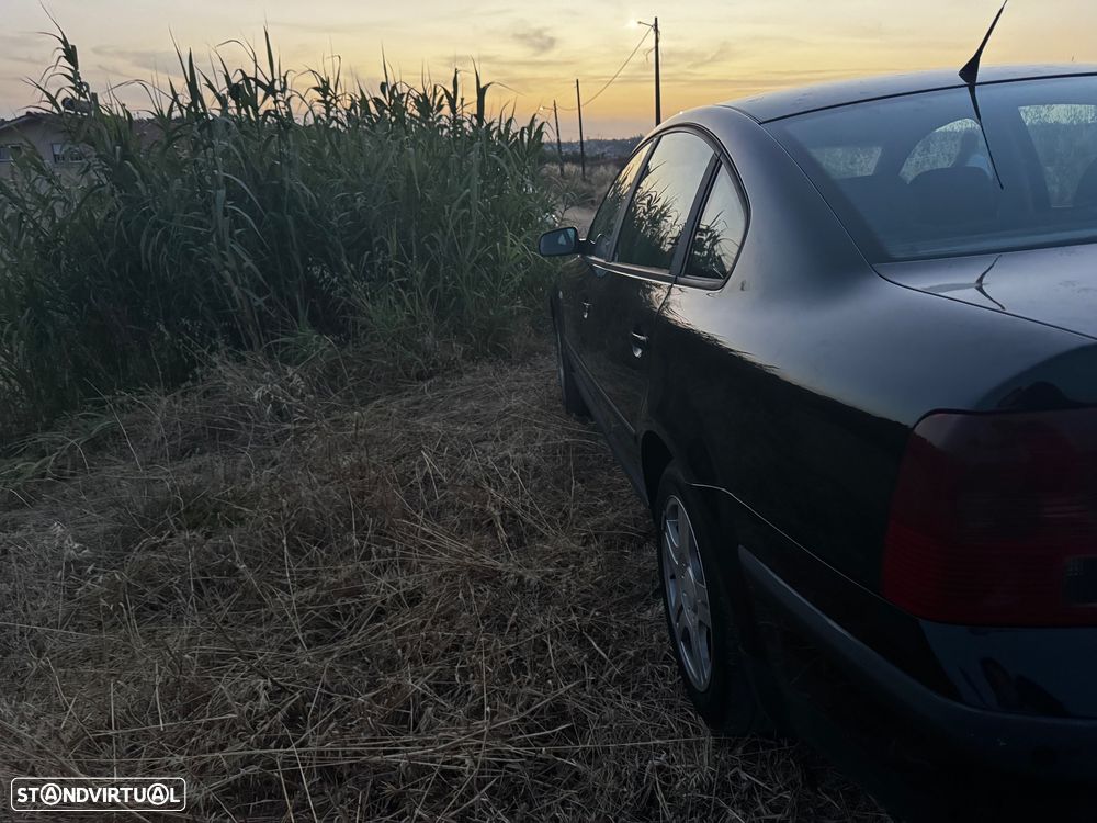 VW Passat 1.9 TDi Confortline - 4