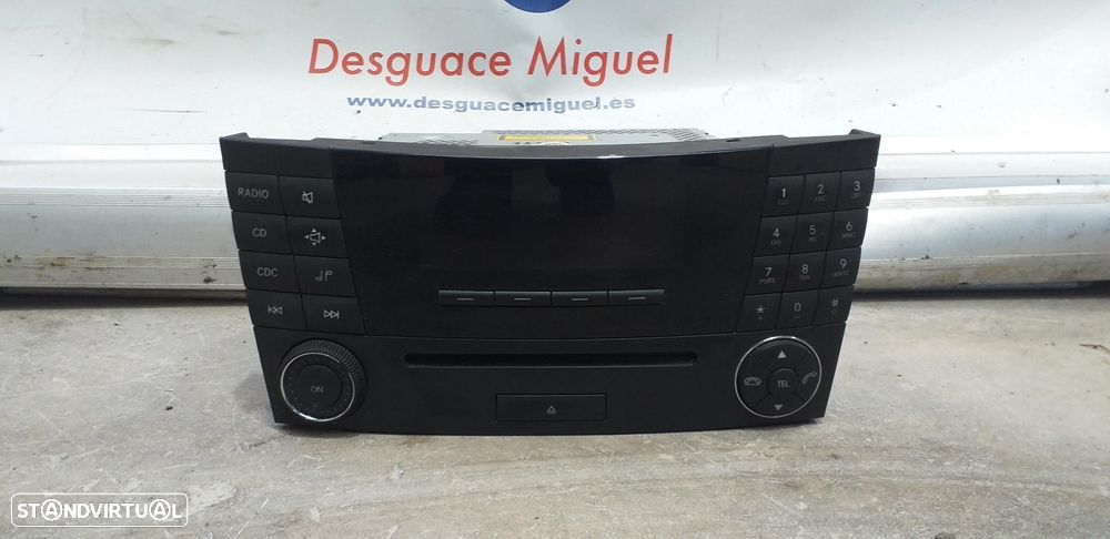 SISTEMA DE ÁUDIO RÁDIO CD MERCEDES-BENZ CLASE E BM 211 BERLINA - 1
