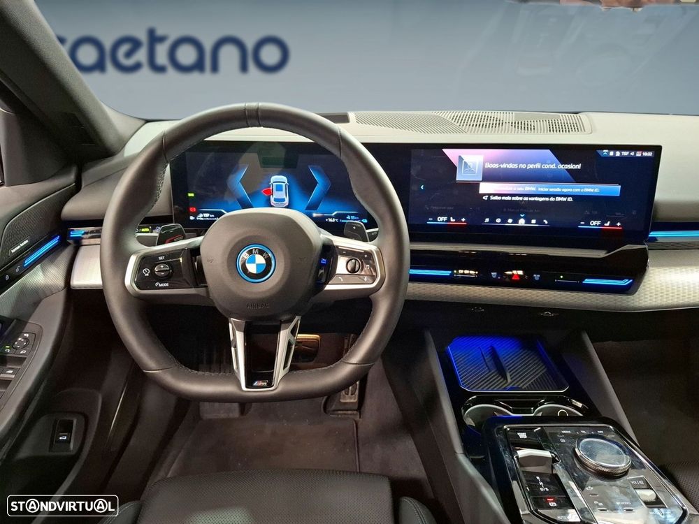 BMW 530 e Pack Desportivo M - 13