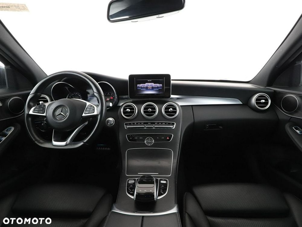 Mercedes-Benz Klasa C 180 9G-TRONIC AMG Line - 16