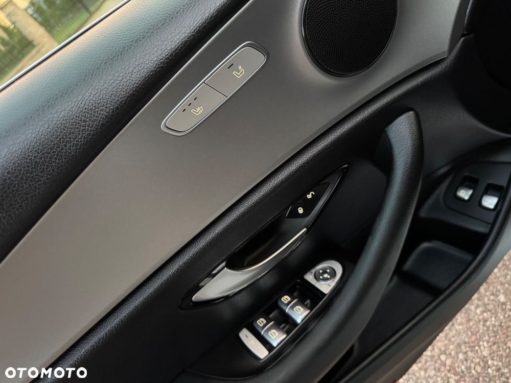 Mercedes-Benz Klasa E 220 d 4Matic 9G-TRONIC Sportstyle Edition - 22