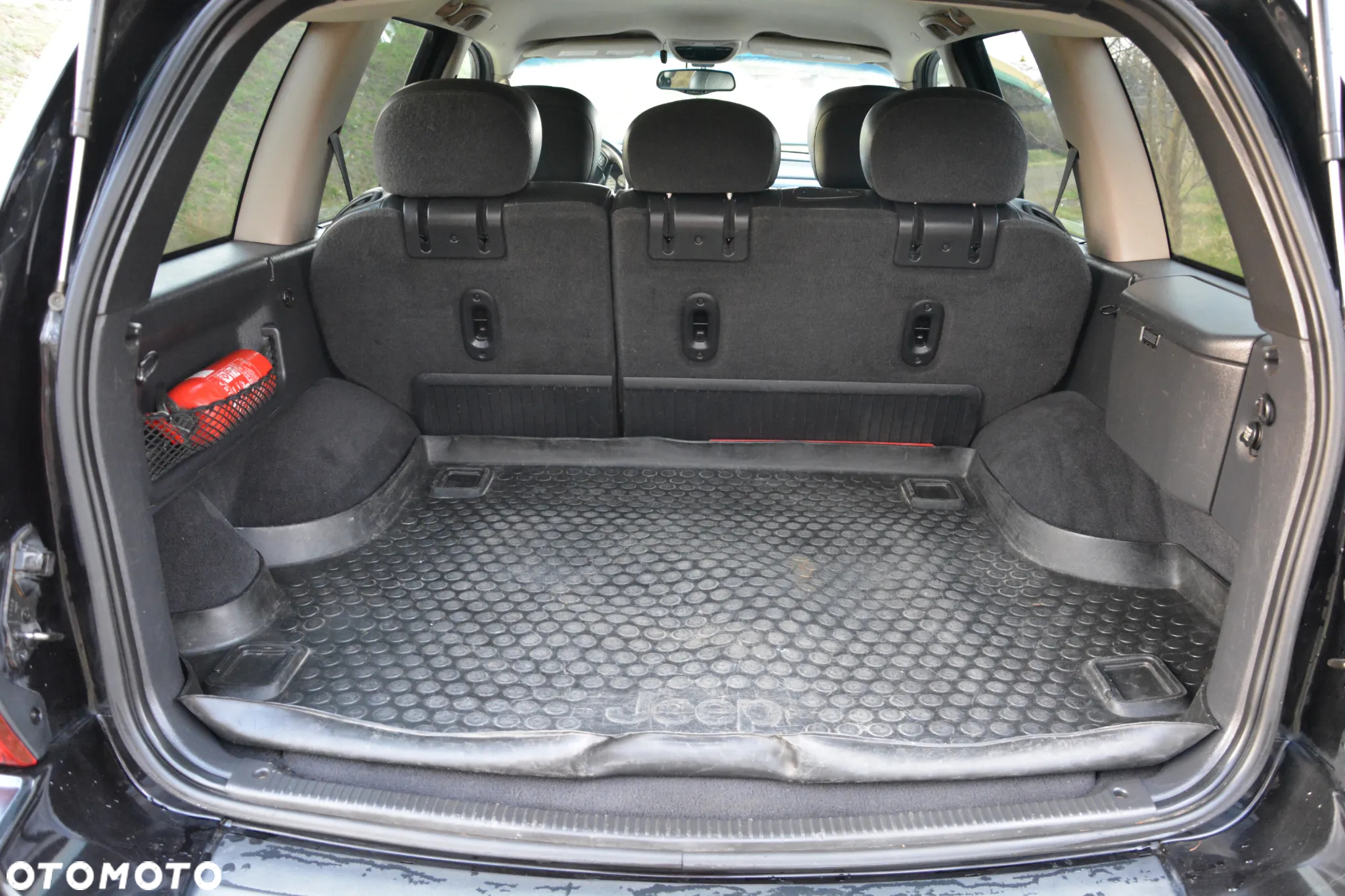 Jeep Grand Cherokee - 18