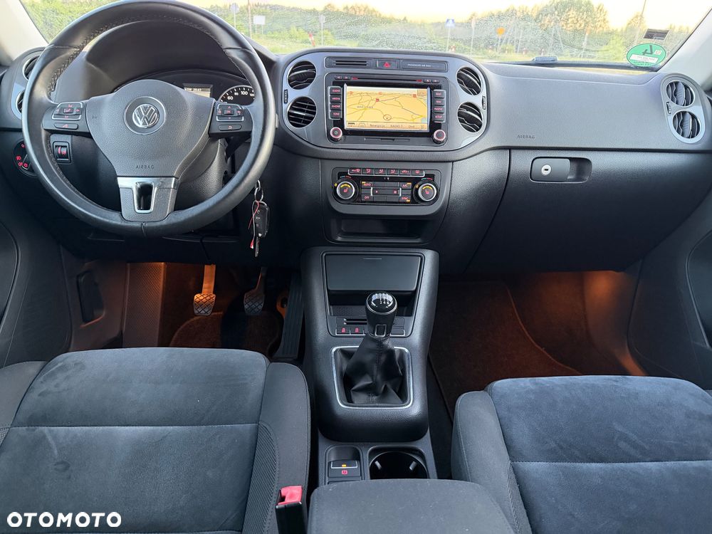 Volkswagen Tiguan - 11