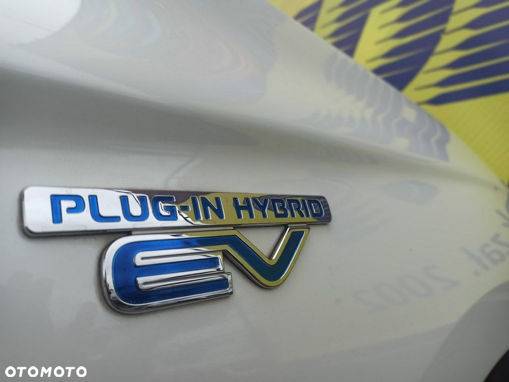 Mitsubishi Outlander - 14