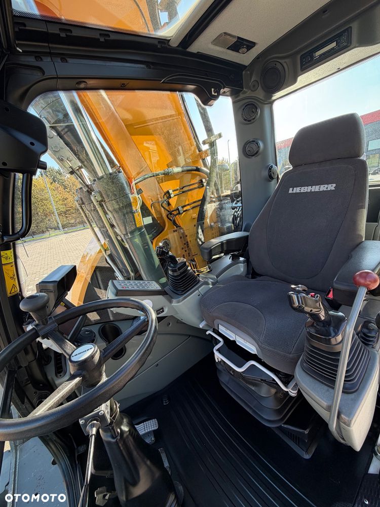 Liebherr A914 compact |rototilt |lapy-plug| - 3