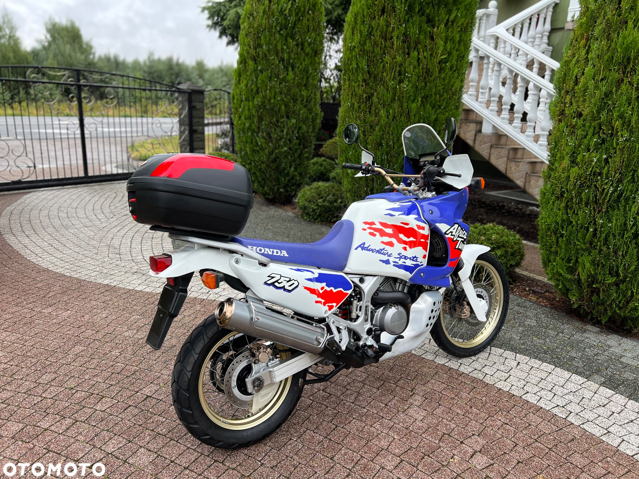 Honda XRV - 10