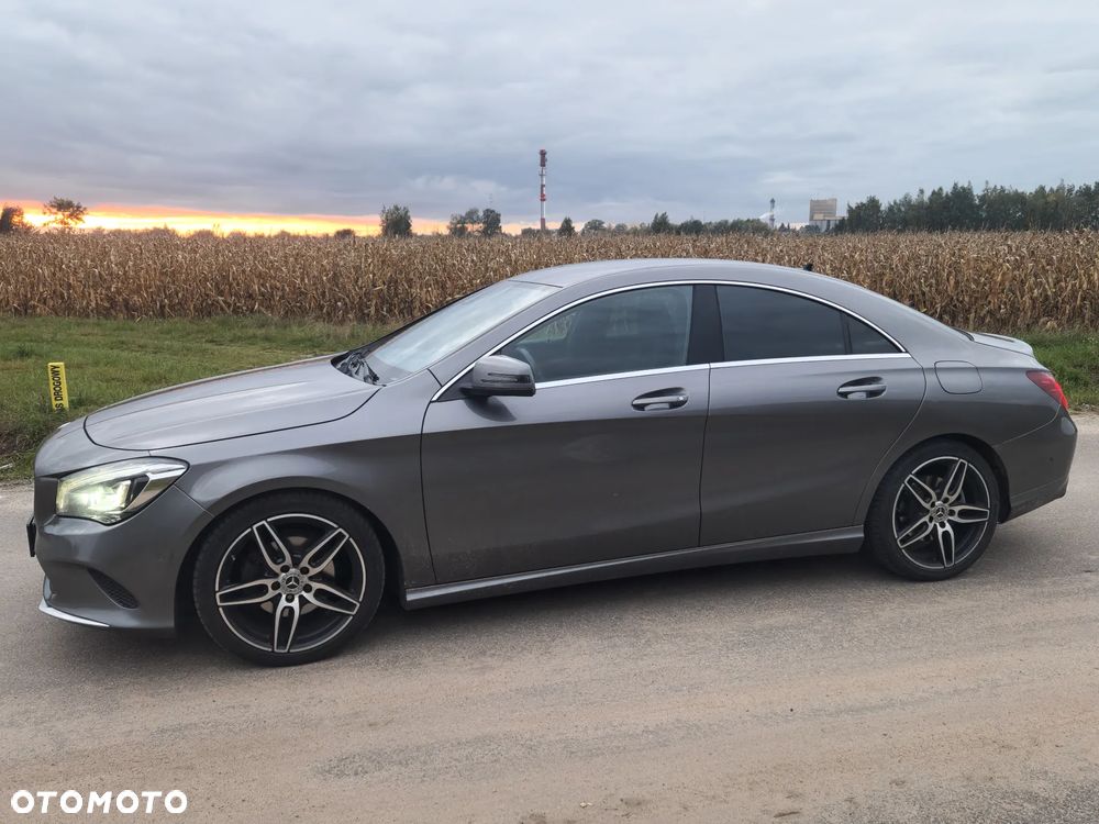 Mercedes-Benz CLA 200 7G-DCT AMG Line - 24