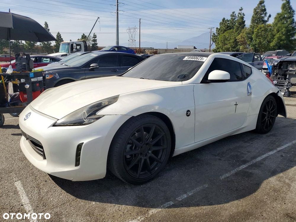 Nissan 370 Z - 2