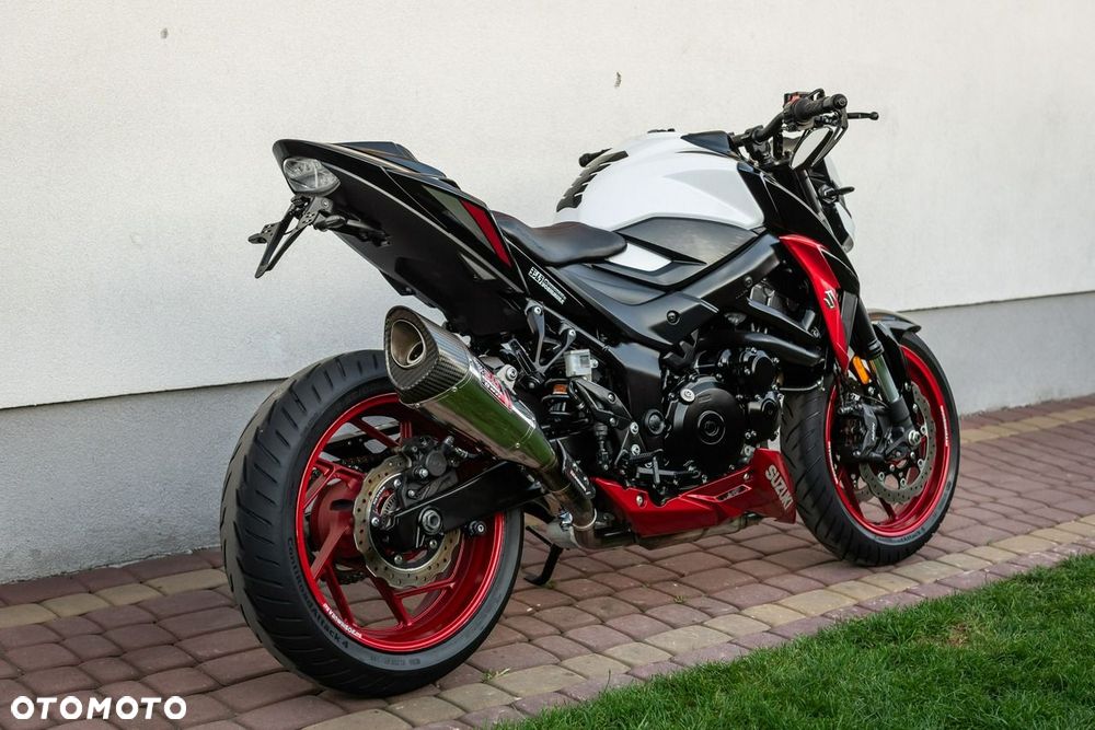 Suzuki GSX - 4