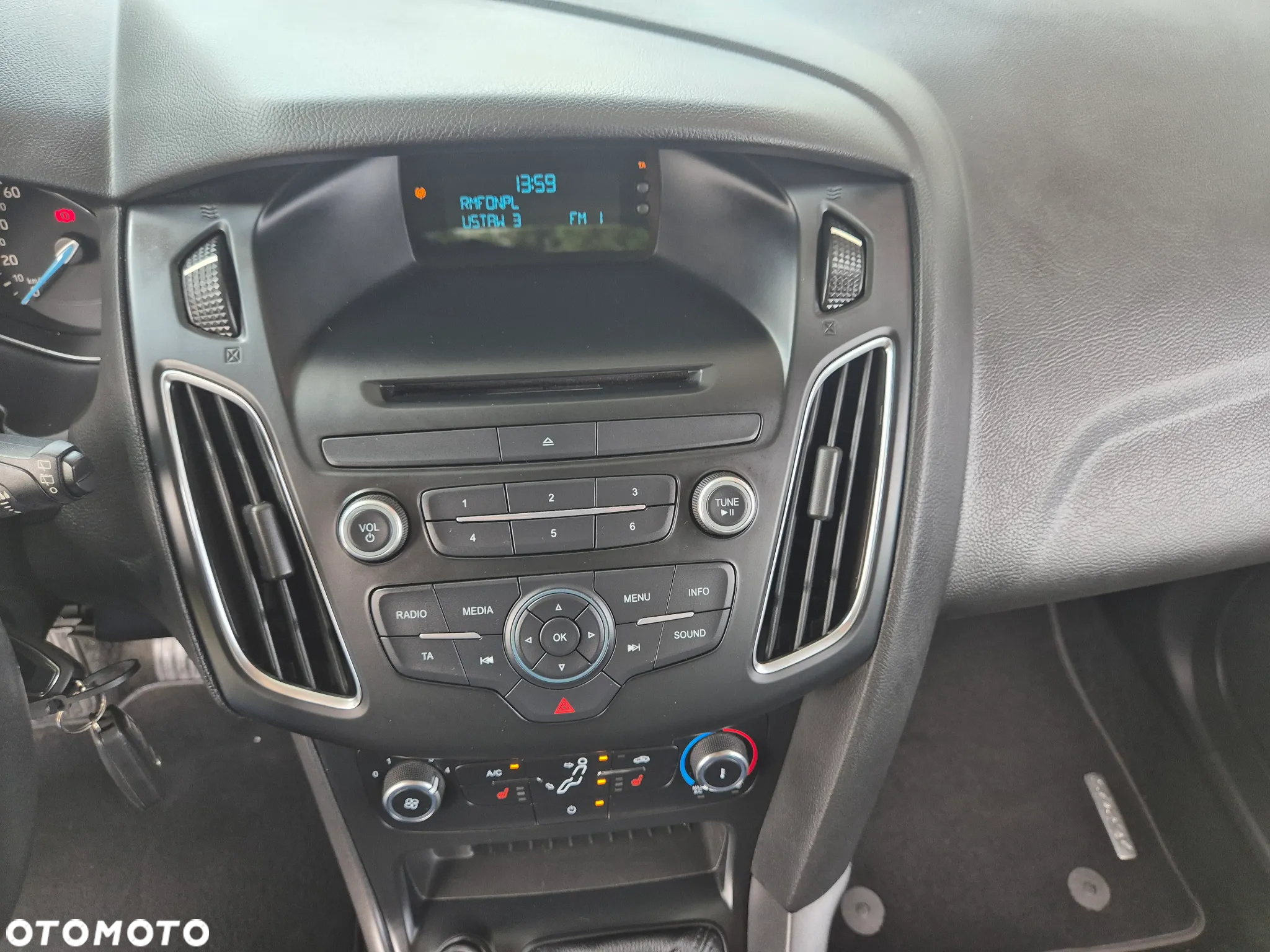Ford Focus 1.0 EcoBoost Edition - 34