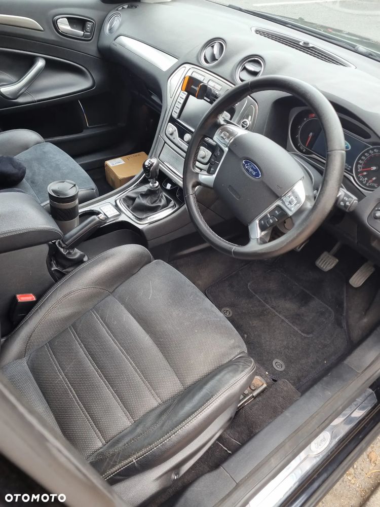 Ford Mondeo - 27