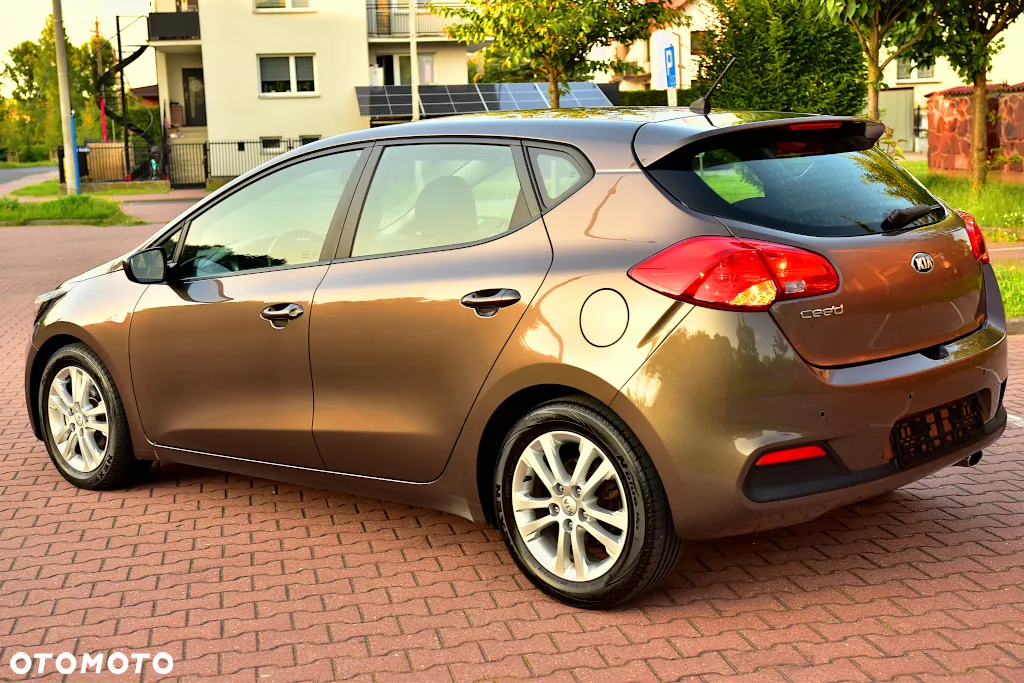 Kia Ceed Cee'd 1.4 L - 5