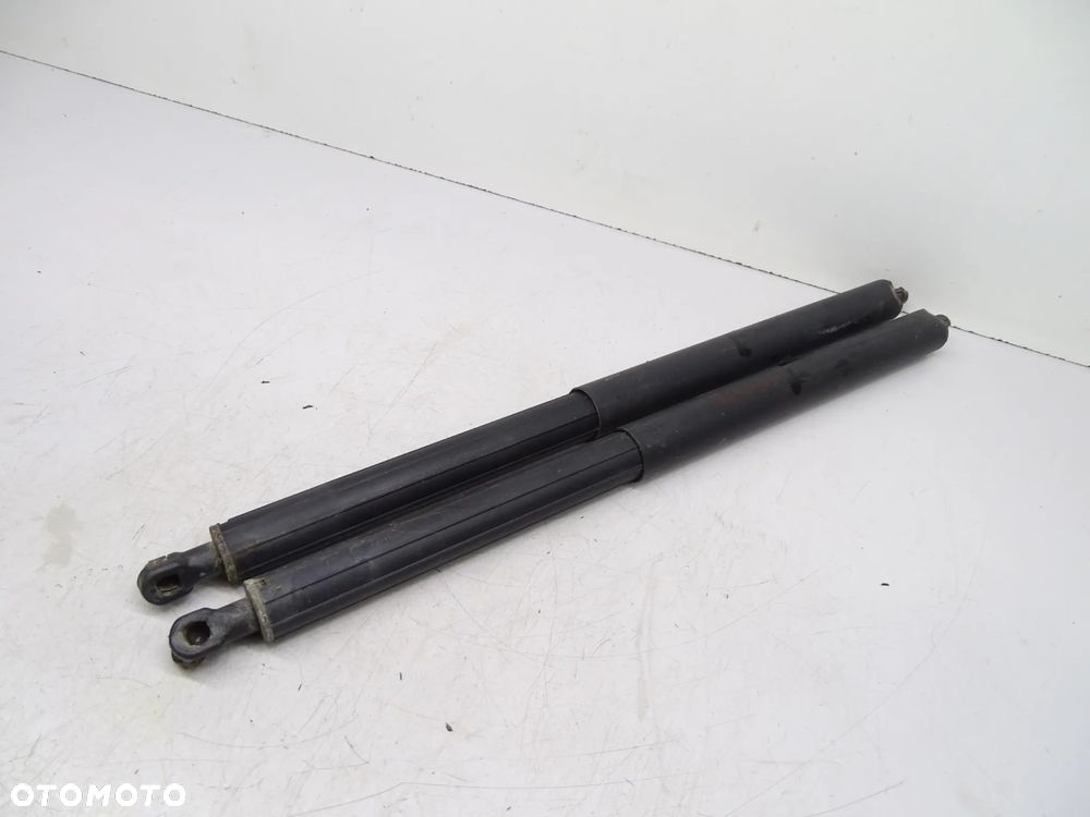 ML W164 SIŁOWNIK KLAPY BAGAZNIKA 1647400345 - 2