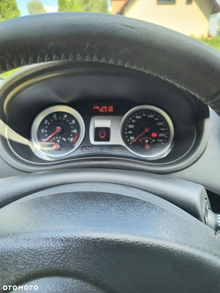 Renault Clio - 10