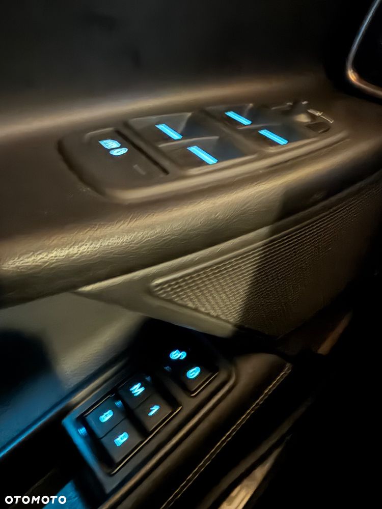 Jaguar XE 20d R-Sport - 40