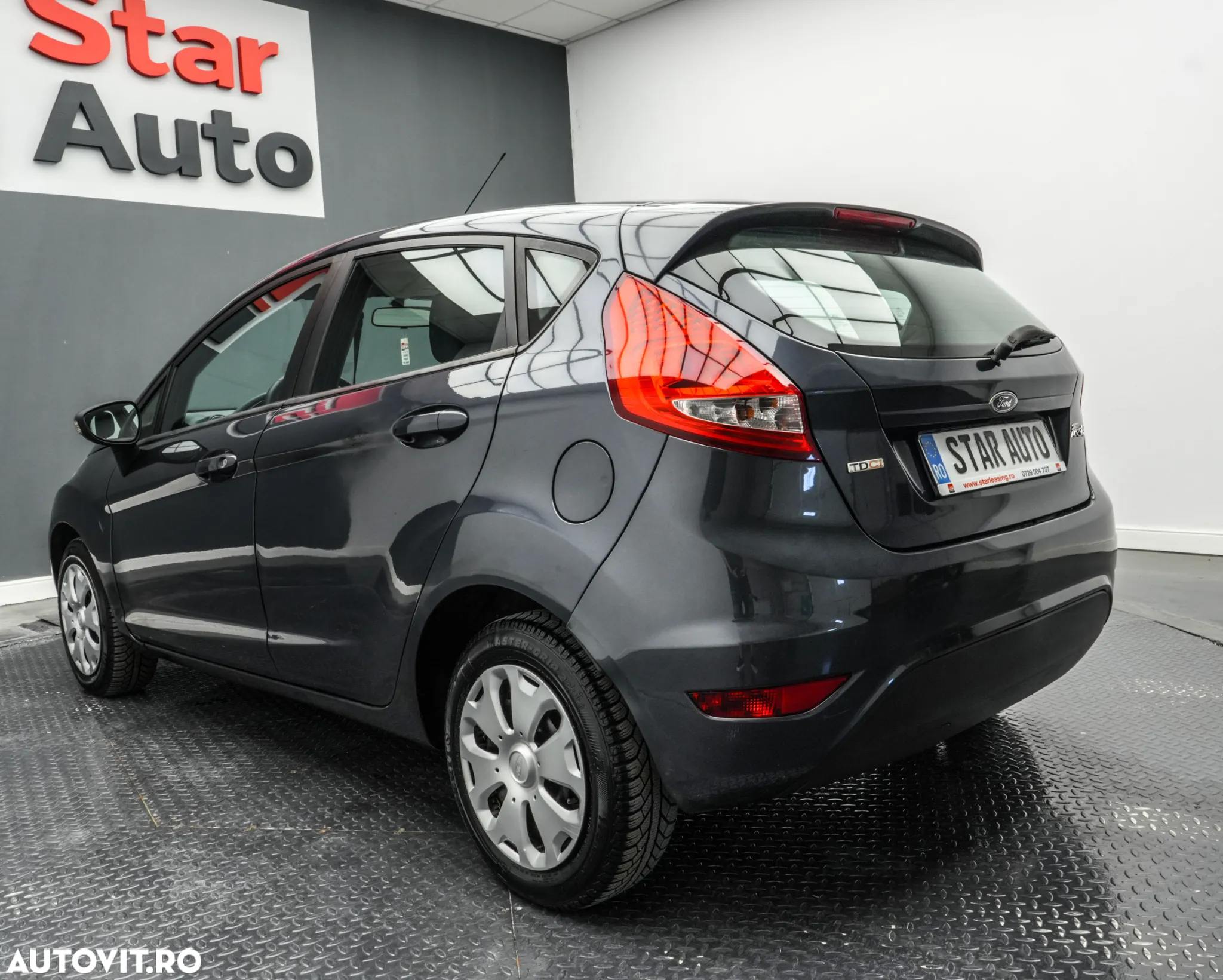 Ford Fiesta 1.4 TDCi Ambiente - 4