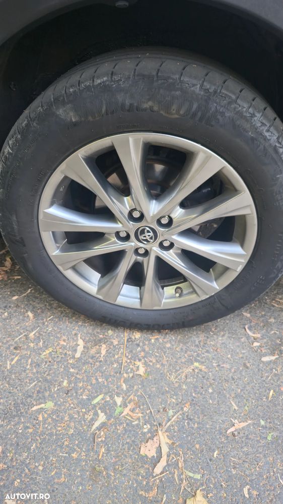 Toyota RAV4 - 8