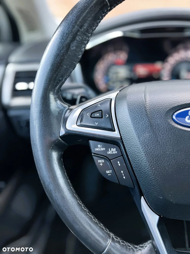 Ford Mondeo - 22
