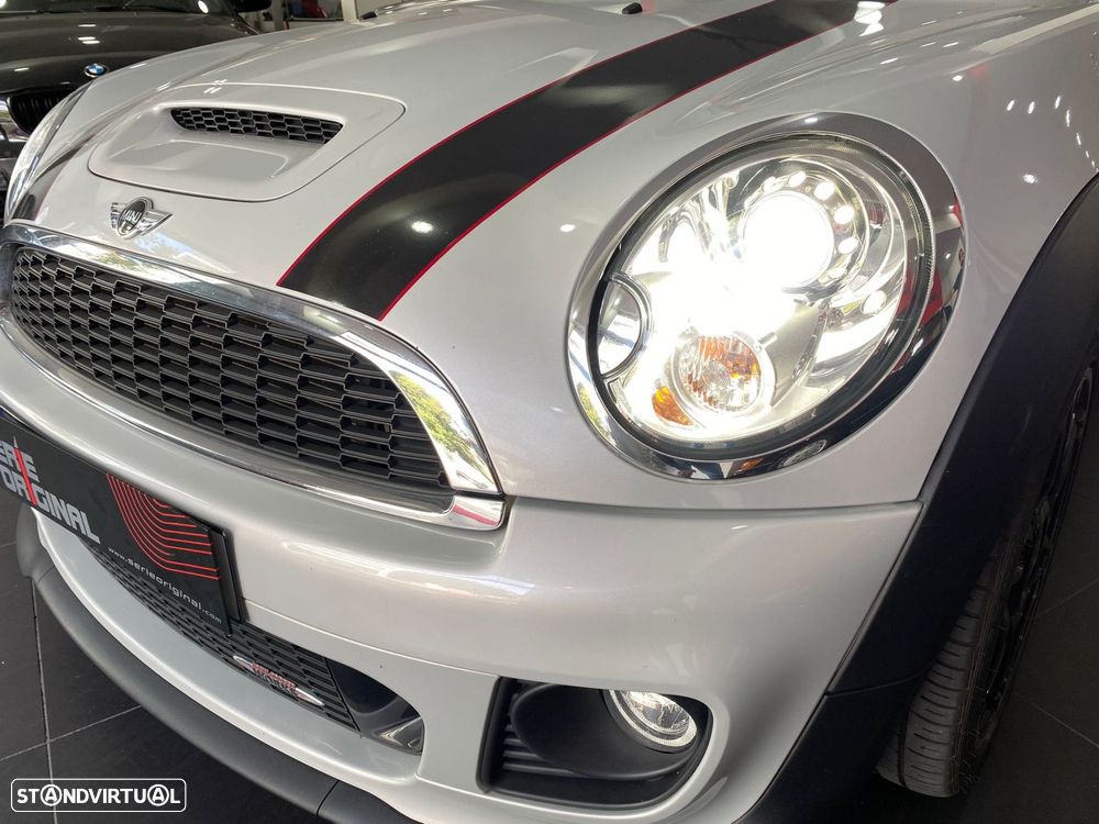 MINI Cabrio John Cooper Works - 14