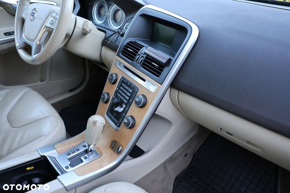 Volvo XC 60 - 22