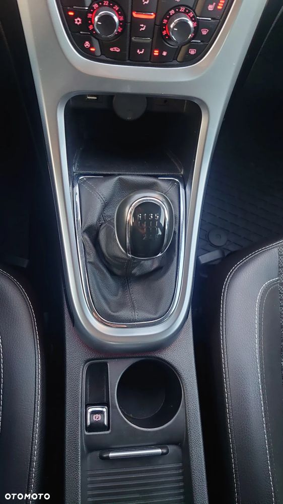 Opel Astra 1.4 Turbo Exklusiv - 18