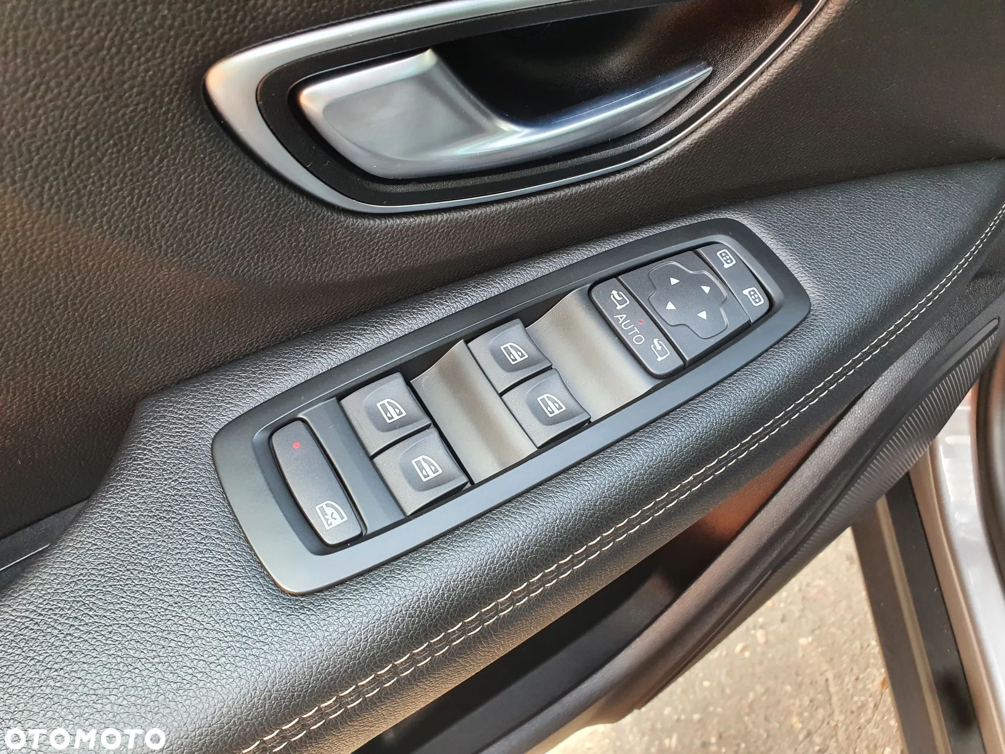 Renault Scenic ENERGY TCe 140 INTENS - 19