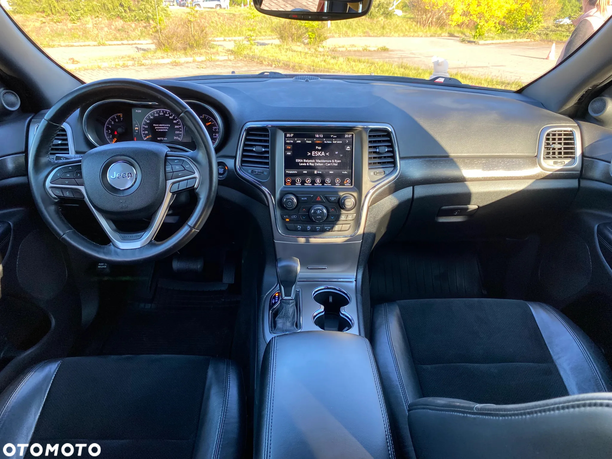 Jeep Grand Cherokee - 22