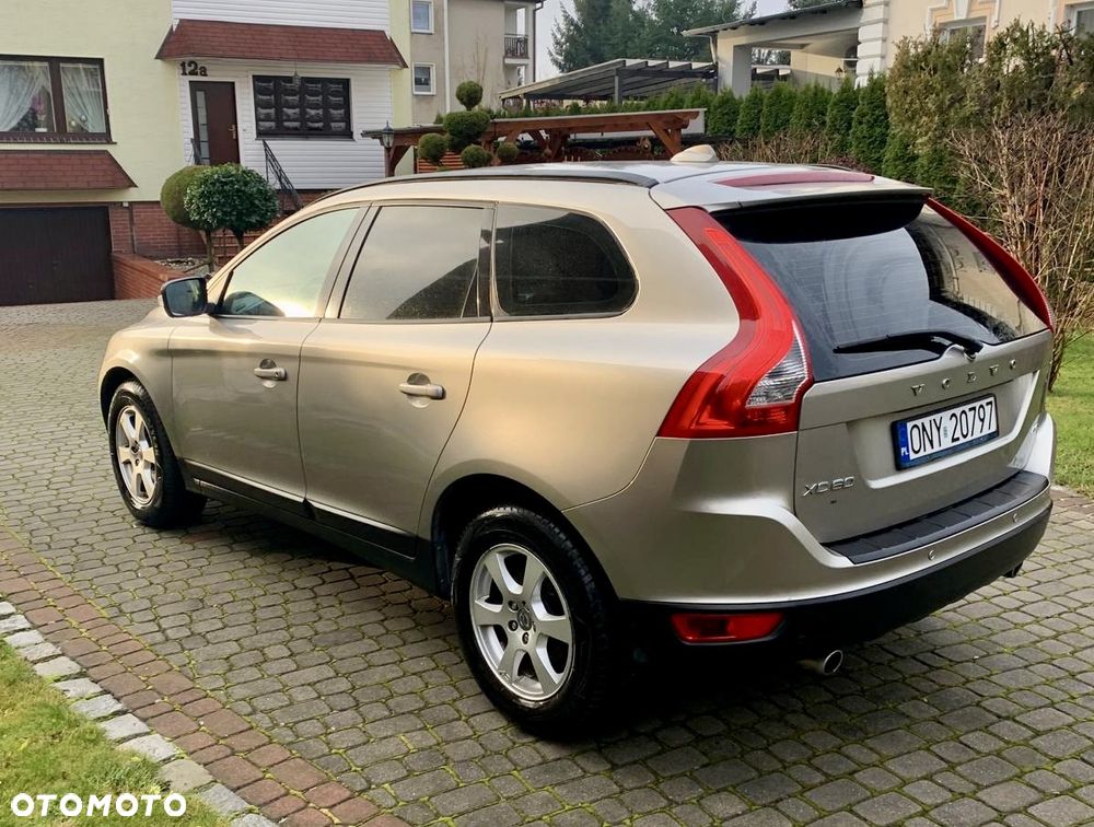 Volvo XC 60 2.4D AWD Momentum - 6