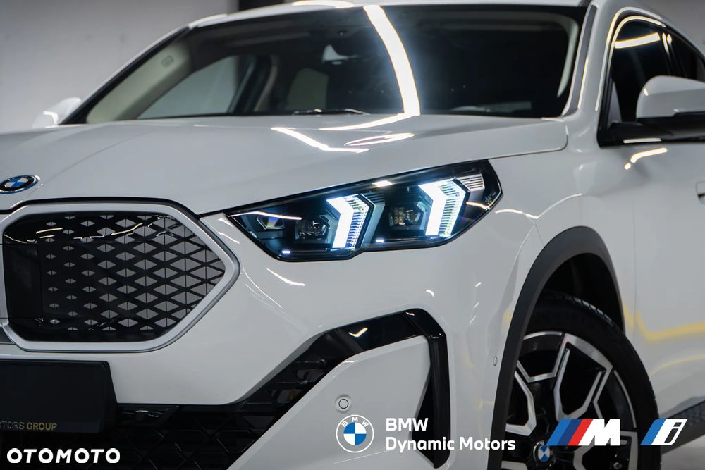 BMW iX2 eDrive20 - 8