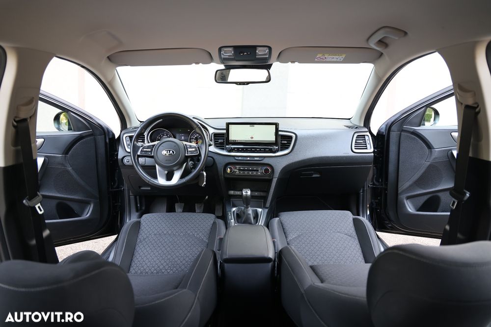 Kia Ceed - 12