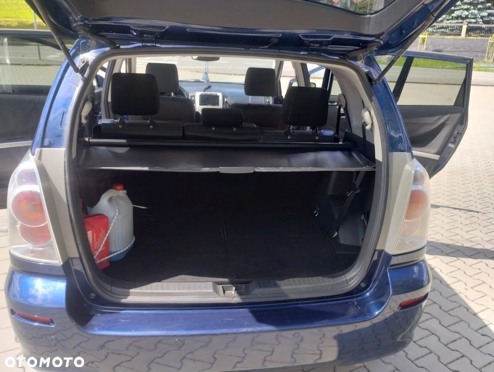 Toyota Corolla Verso 1.8 Premium + 7os - 27