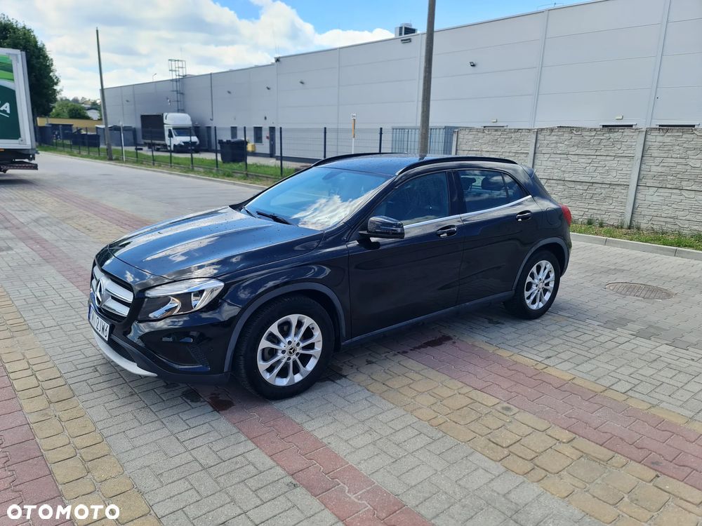 Mercedes-Benz GLA - 13