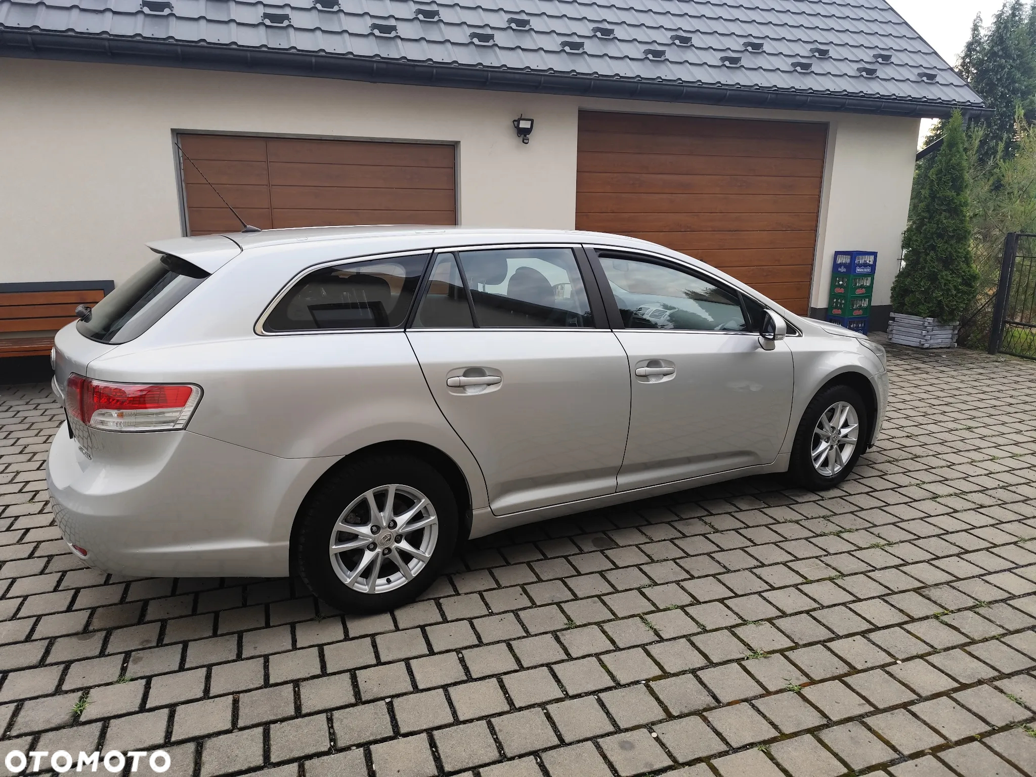 Toyota Avensis 1.6 Active - 24