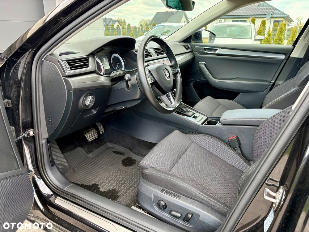 Skoda Superb 2.0 TDI SCR Style DSG - 10