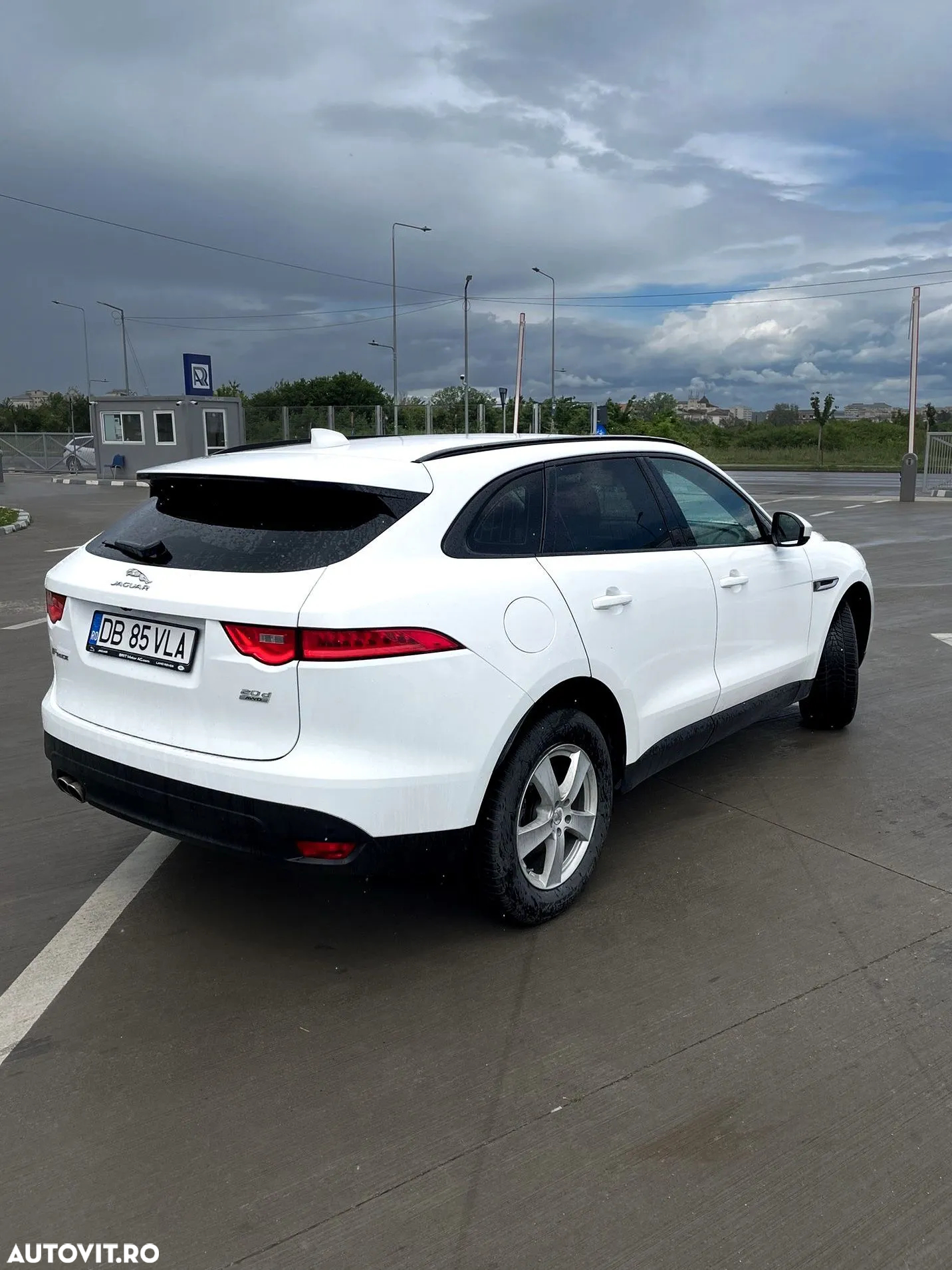 Jaguar F-Pace 20d AWD Pure - 4