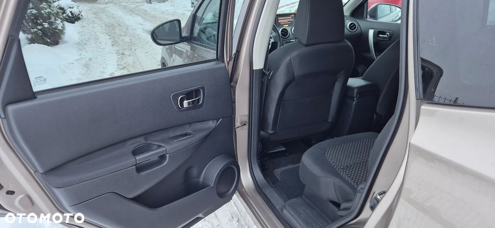 Nissan Qashqai+2 2.0 dCi DPF acenta - 27