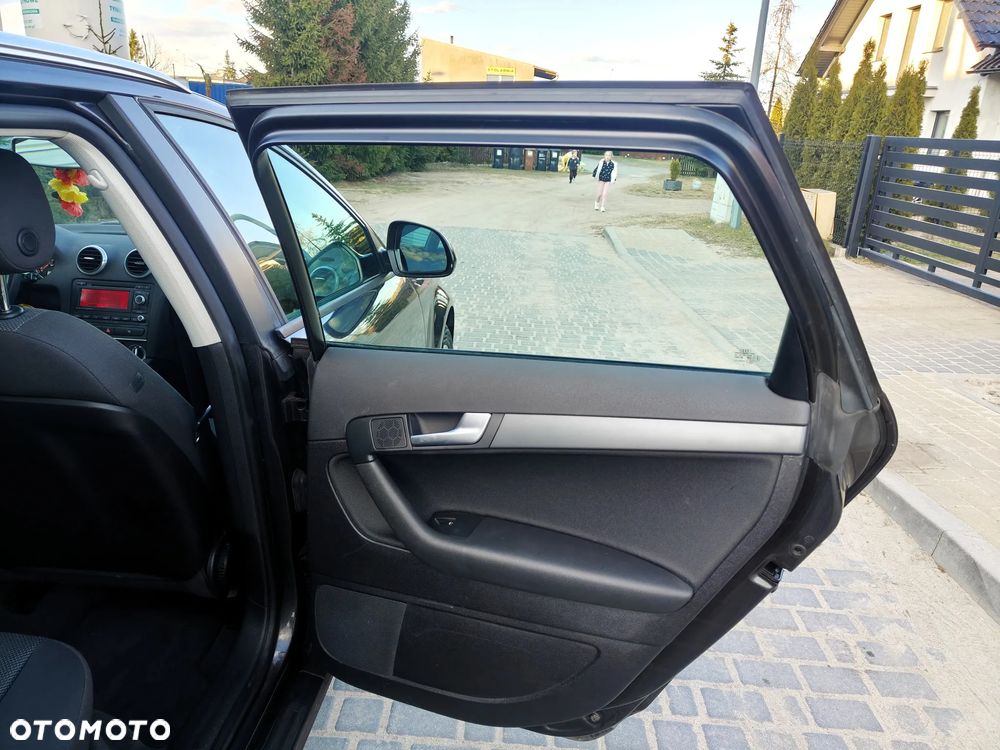 Audi A3 Sportback 1.6 Ambiente - 24