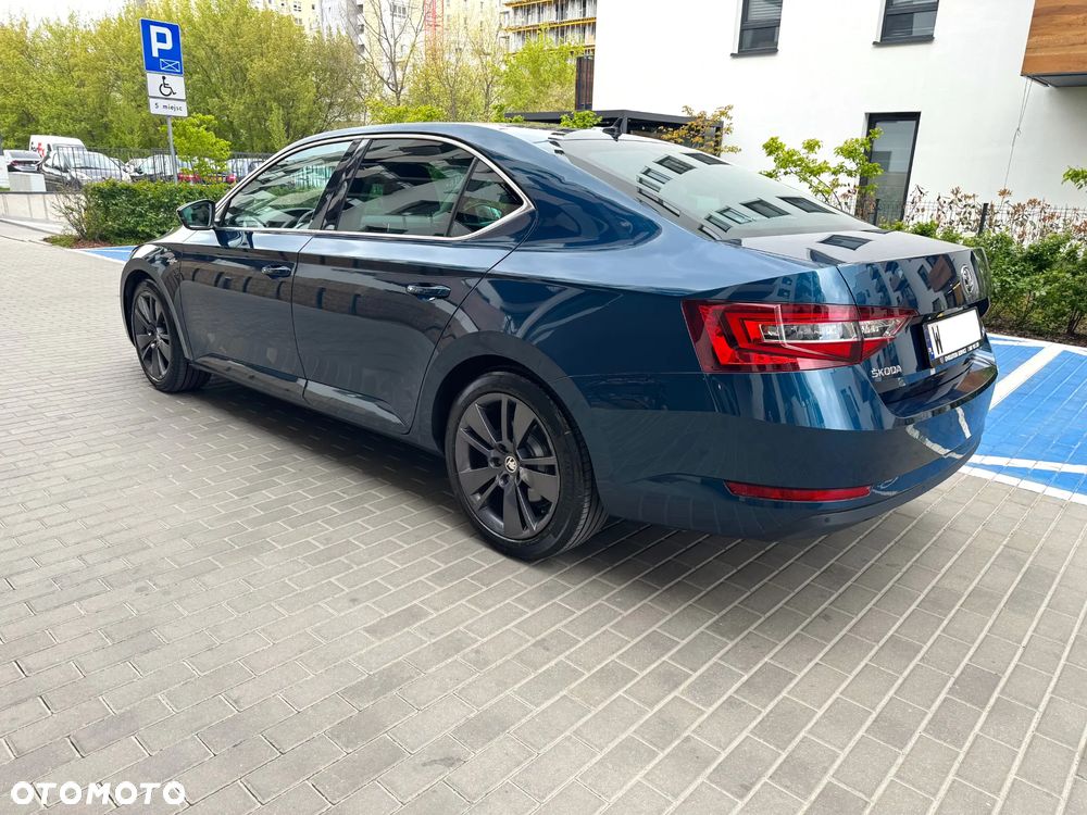 Skoda Superb 2.0 TDI SCR 4x4 L&K DSG - 11
