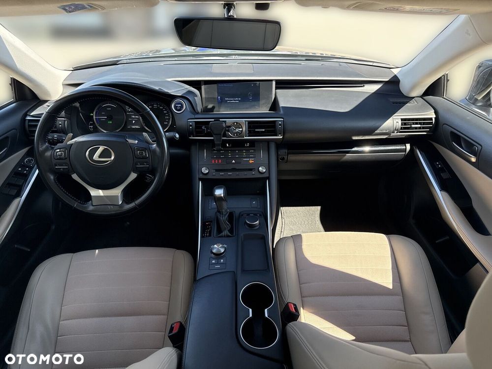 Lexus IS - 16