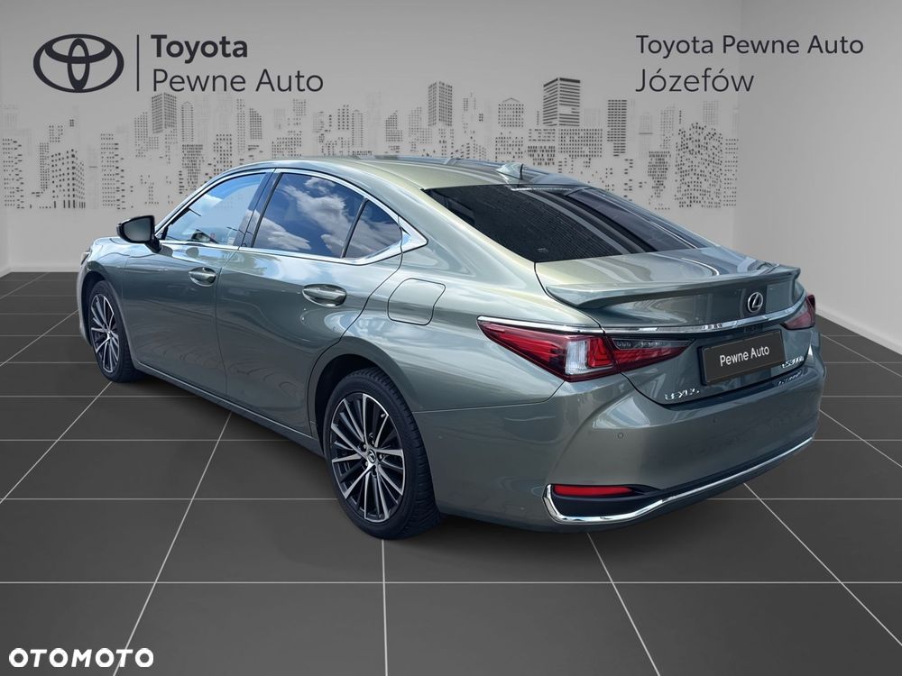 Lexus ES 300h Business Edition - 7