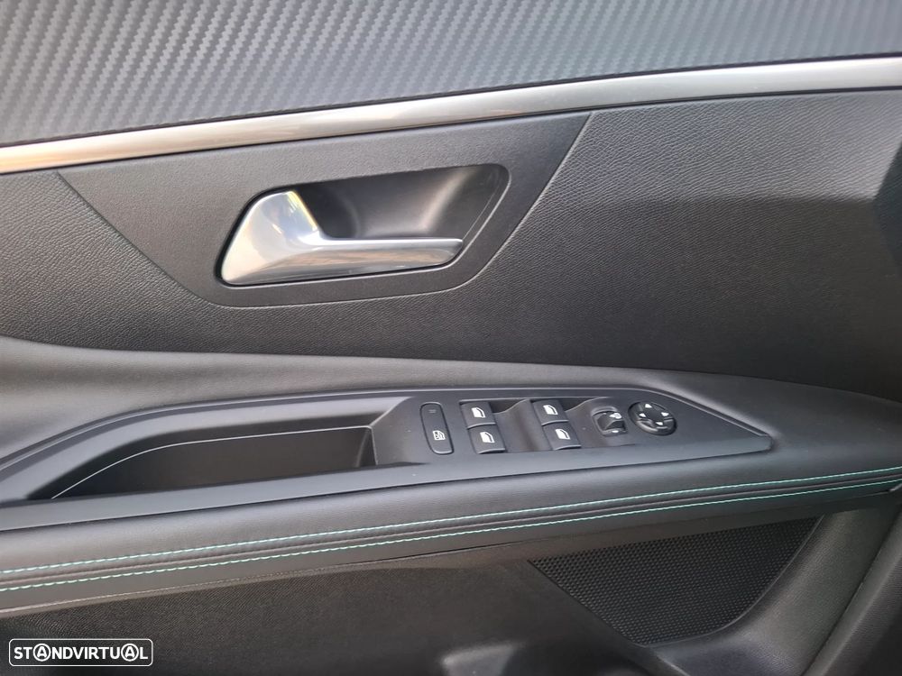 Peugeot 3008 1.2 PureTech Allure Pack EAT8 - 30