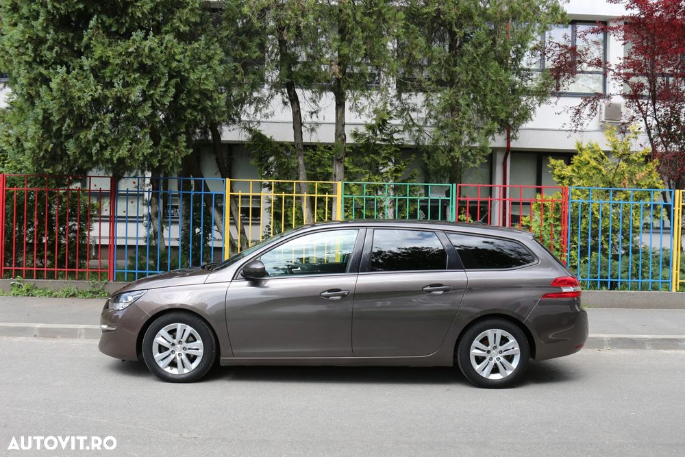 Peugeot 308 1.6 e-HDI FAP STT Allure - 8