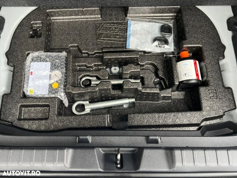 Toyota Corolla 1.8 HSD Dynamic Bi-tone - 25