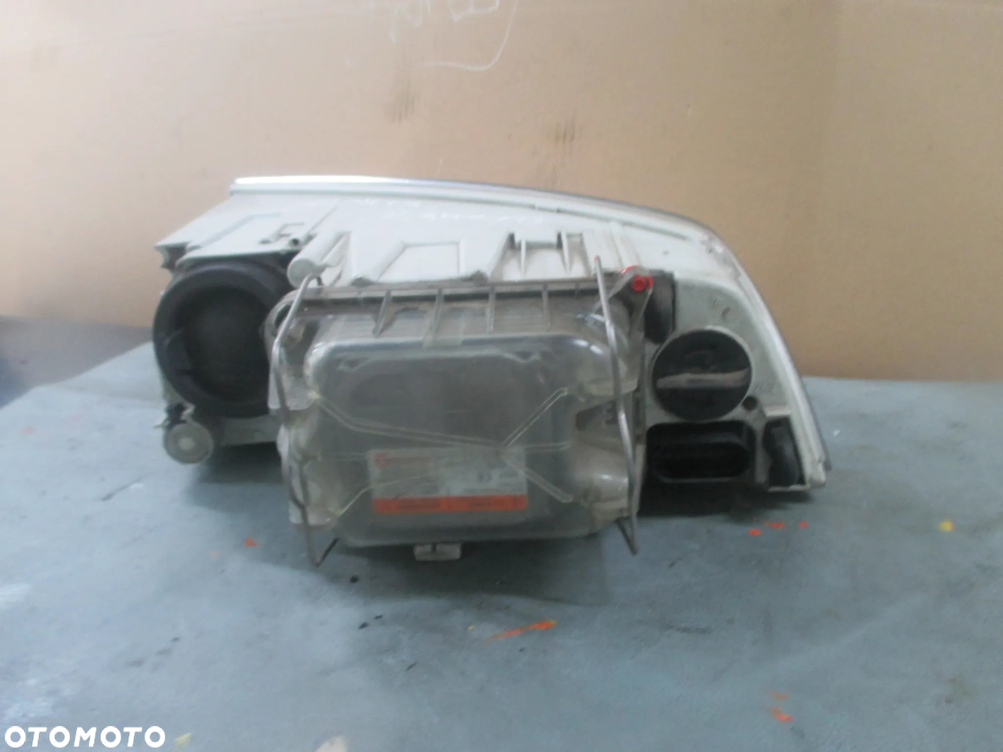 lampa prawa Skoda Octavia II Xenon Europa Orginał - 11
