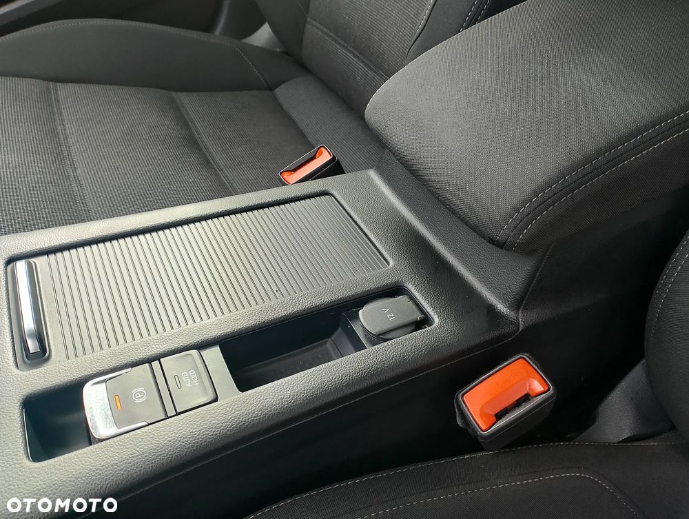 Volkswagen Passat 1.5 TSI EVO Business - 32