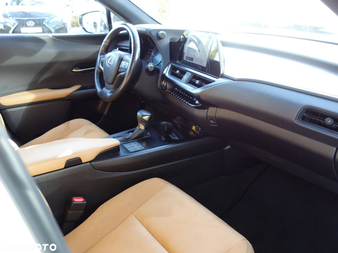 Lexus UX - 18