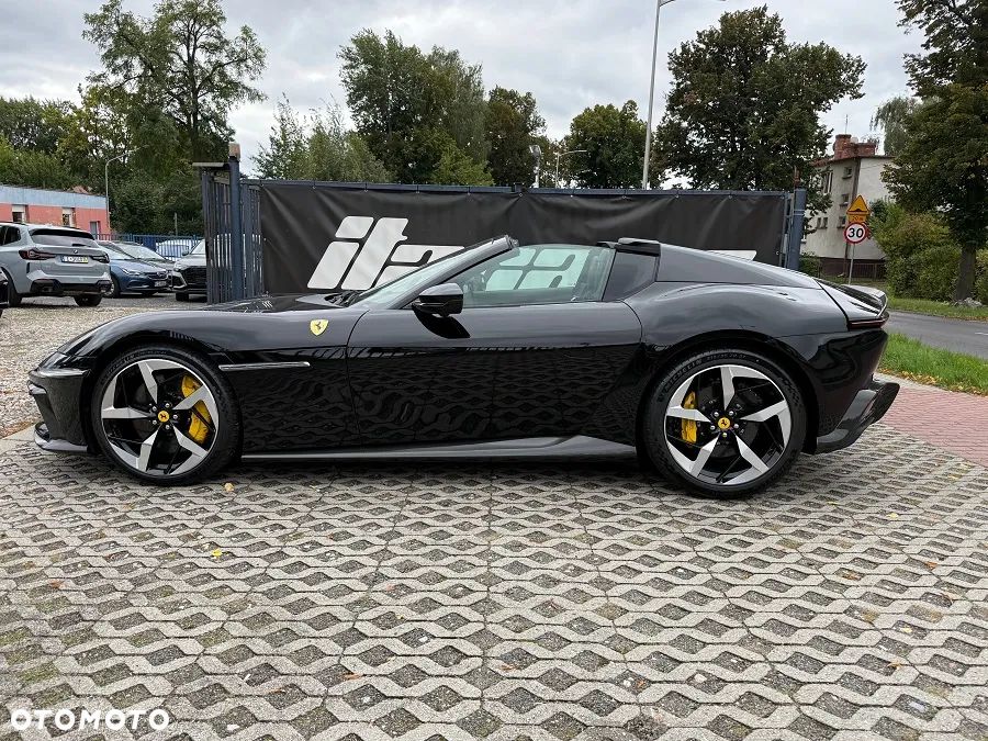 Ferrari 12Cilindri - 11