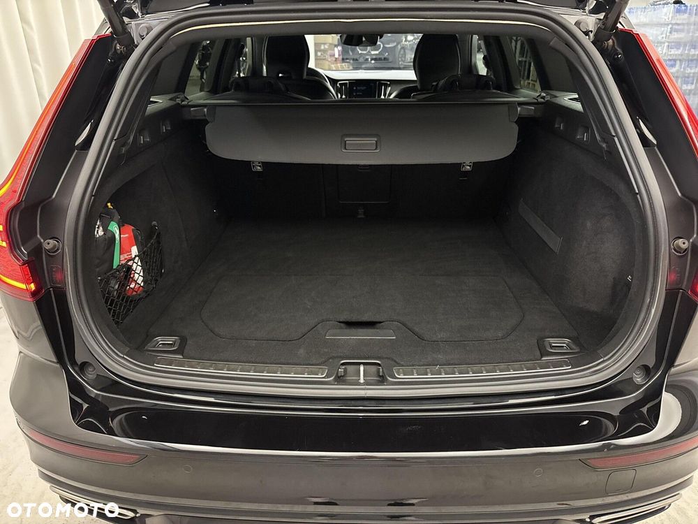 Volvo V60 D4 R-Design - 18