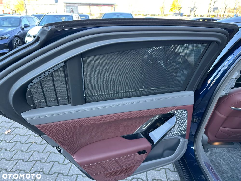 BMW i7 - 21